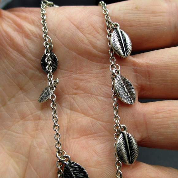 Vintage 19" Small Leaf Charm Nature Necklace - Picture 2 of 6